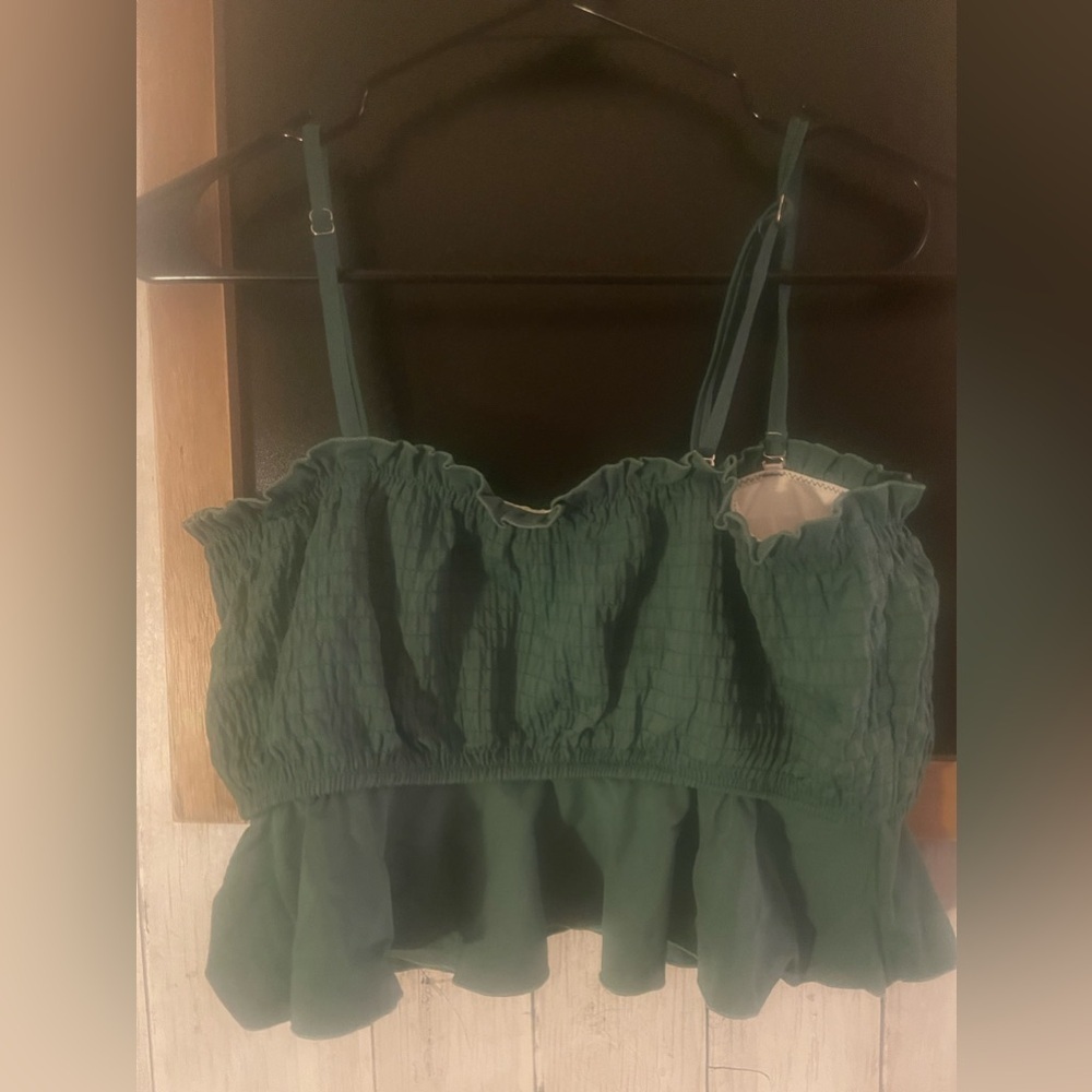 Spaghetti adjustable strap green large stretch halter tank - Picture 2 of 4